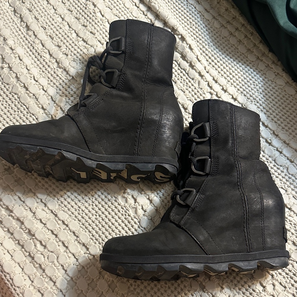 Sorel Joan of Arctic Lace Up Black Wedge Boots sz:8